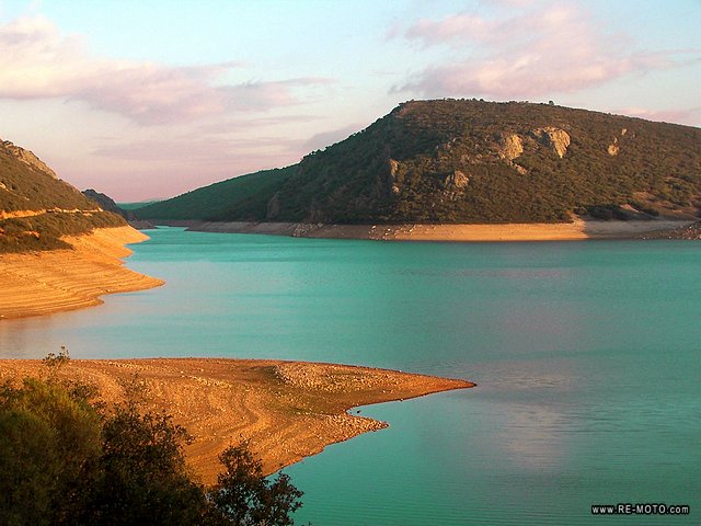 The <b> Cijara Reservoir</b>.