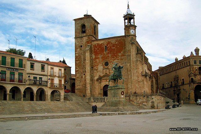 The main square of <b>Trujillo</b> is one of the most beautiful.