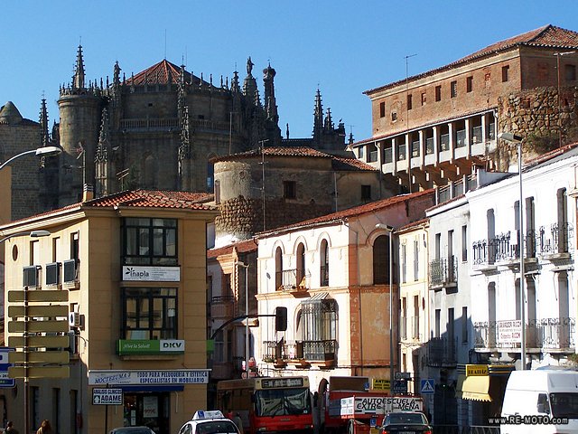 The huge Cathedral leans out over the monumental city of <b>Plasencia</b>.