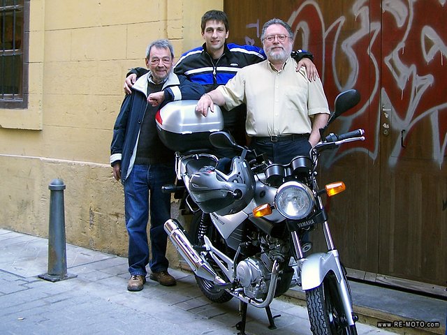 With &quot;el Persa&quot;, Tom&aacute;s, and the brand-new &quot;Milton&quot;, the YBR 125 sponsored by Giovanni Celli.