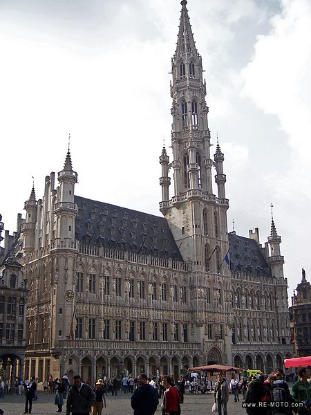 Ayuntamiento en la Grand Place-Grote Markt de Bruselas.