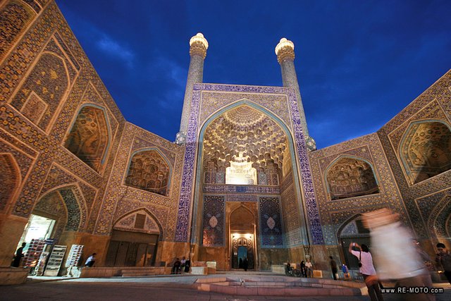 The Shah Mosque (Imam Mosque) is an excellent example of the islamic architecture of Iran.
