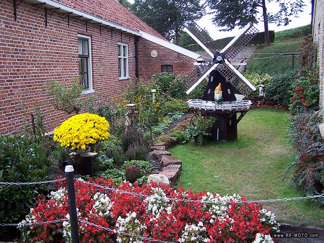 The garden of one of the houses in the village of Bourtange.